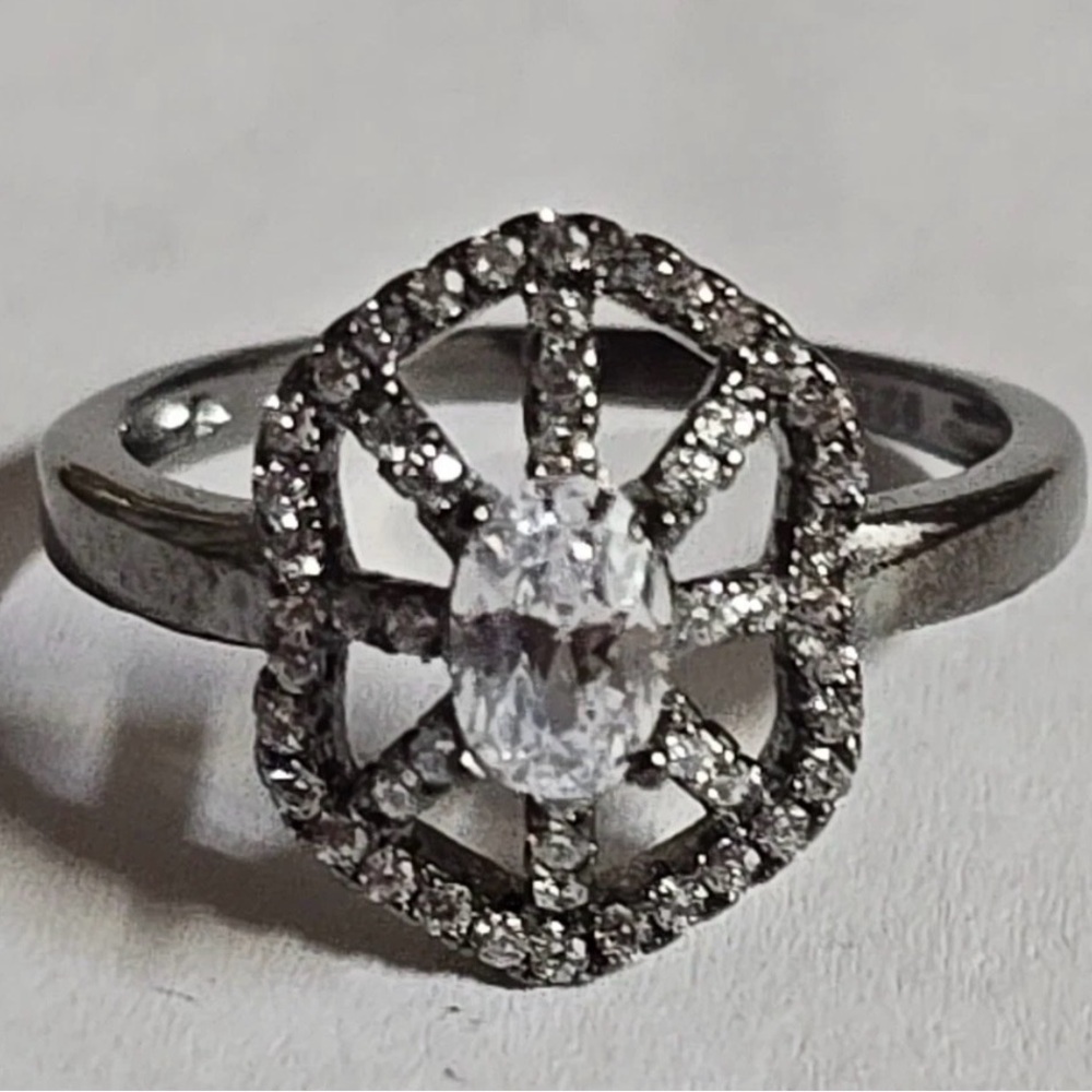 Sterling Silver Triple A CZ  Quality Stone Ring Open Mount Design Ring Sz 7